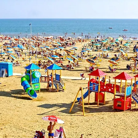 Daire Floor With Terrace In Bibione