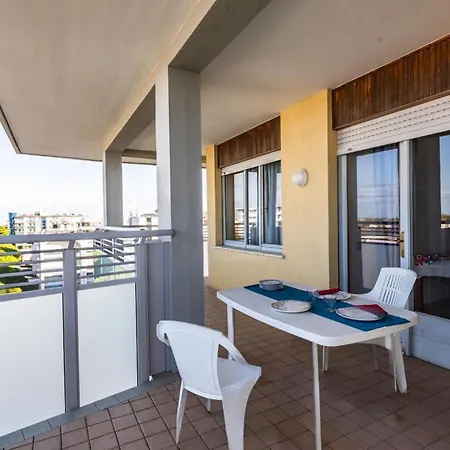 Floor With Terrace In Daire