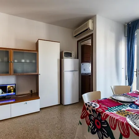 Daire Floor With Terrace In Bibione