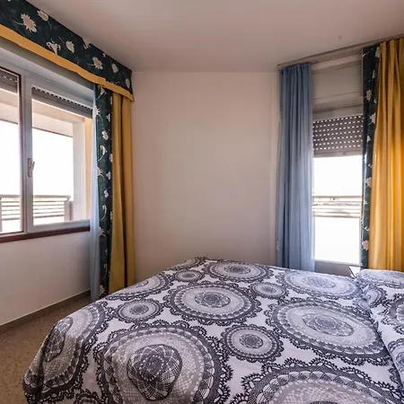 Floor With Terrace In Daire