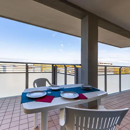 Daire Floor With Terrace In